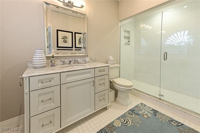 143 Barefoot CIR 5, Bonita Springs, FL 34134