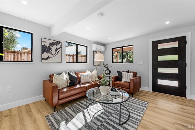 2192 1st Ave, Napa, CA 94558