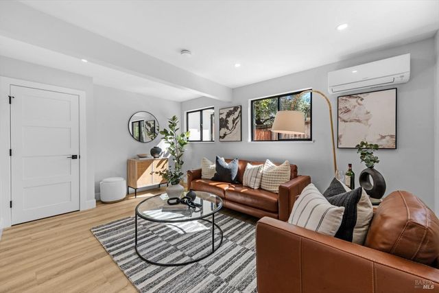 2192 1st Ave, Napa, CA 94558