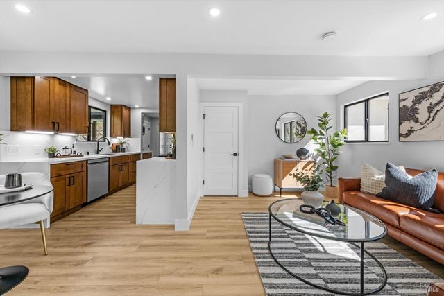 2192 1st Ave, Napa, CA 94558