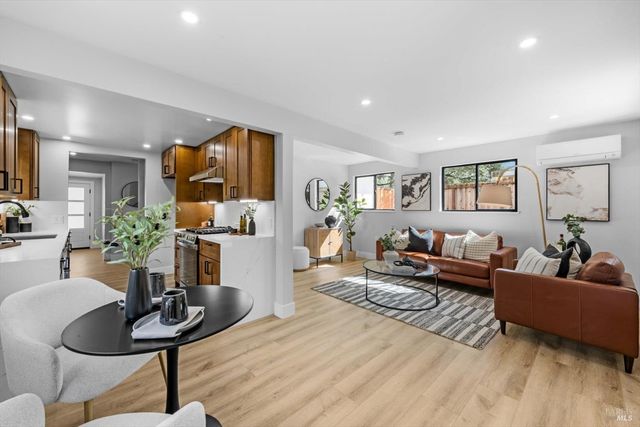 2192 1st Ave, Napa, CA 94558