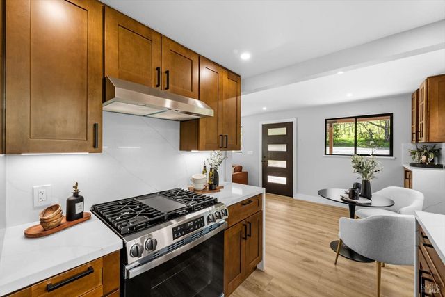 2192 1st Ave, Napa, CA 94558