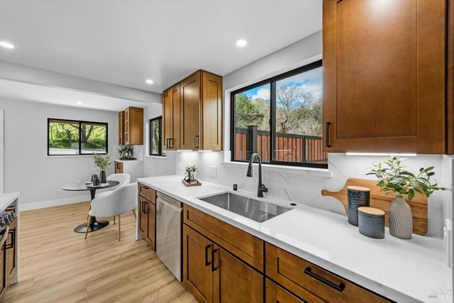 2192 1st Ave, Napa, CA 94558