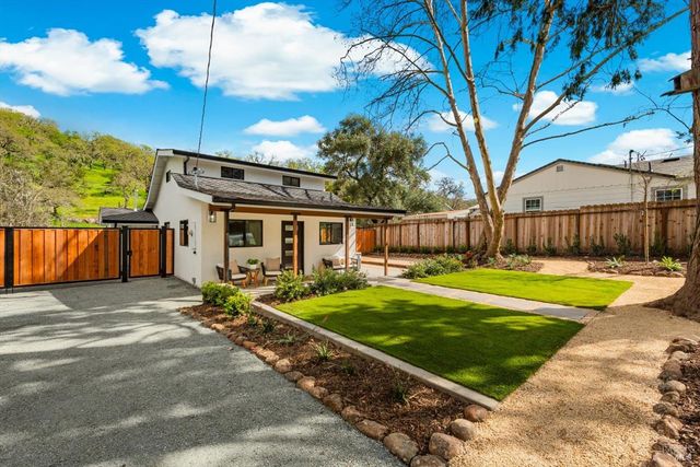 2192 1st Ave, Napa, CA 94558