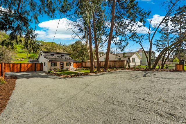 2192 1st Ave, Napa, CA 94558