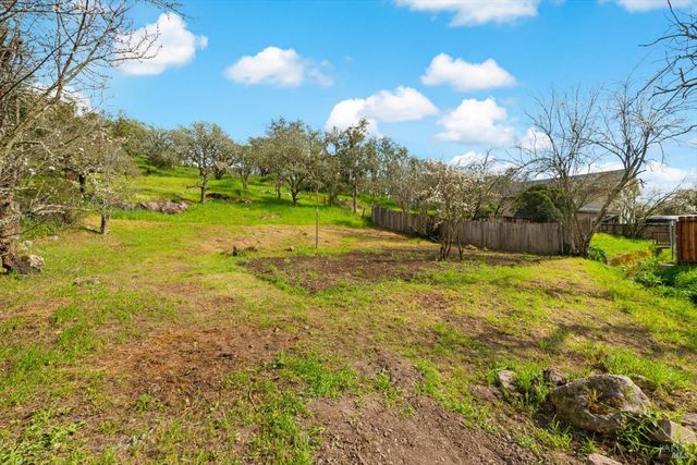 2192 1st Ave, Napa, CA 94558