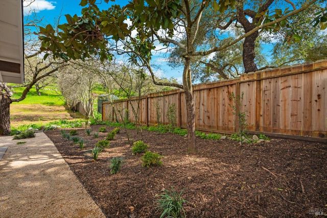 2192 1st Ave, Napa, CA 94558