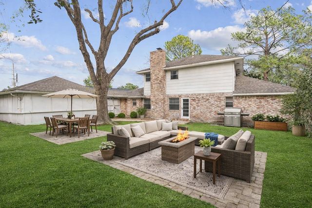 2114 Briarview Drive, Houston, TX 77077