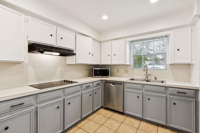 2114 Briarview Drive, Houston, TX 77077