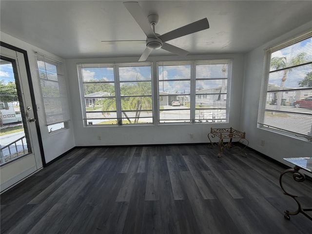 5221 BEECHMONT AVENUE, Sarasota, FL 34234