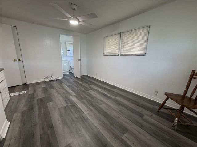 5221 BEECHMONT AVENUE, Sarasota, FL 34234