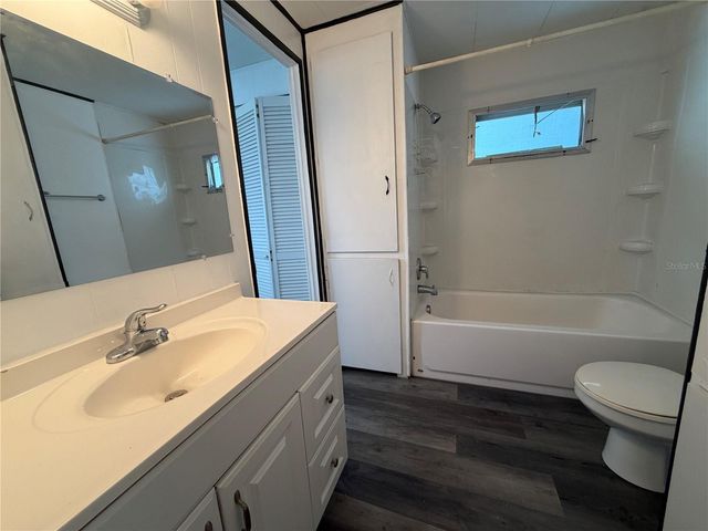 5221 BEECHMONT AVENUE, Sarasota, FL 34234