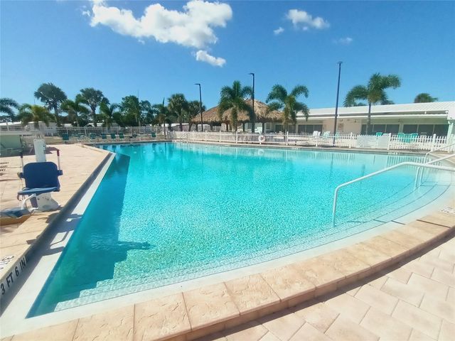5221 BEECHMONT AVENUE, Sarasota, FL 34234