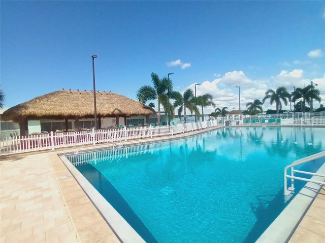 5221 BEECHMONT AVENUE, Sarasota, FL 34234