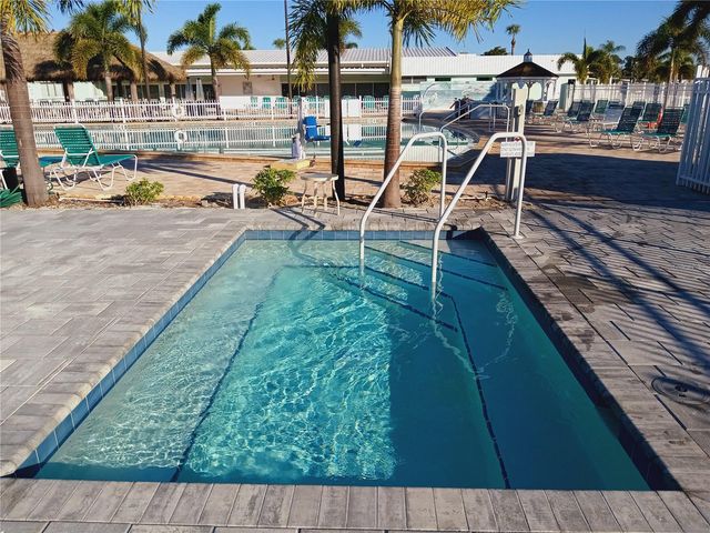 5221 BEECHMONT AVENUE, Sarasota, FL 34234