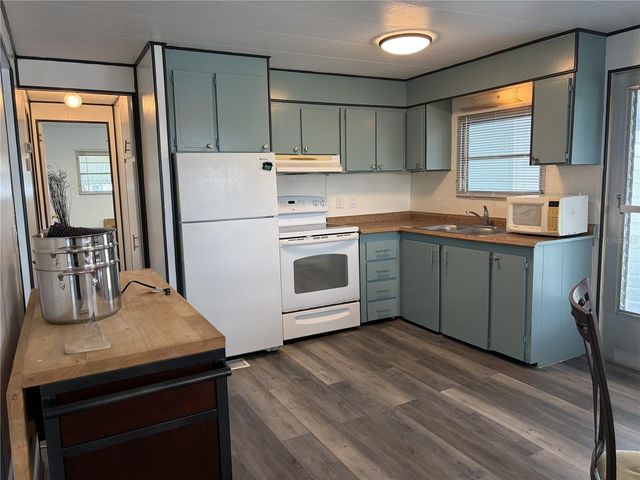 5221 BEECHMONT AVENUE, Sarasota, FL 34234