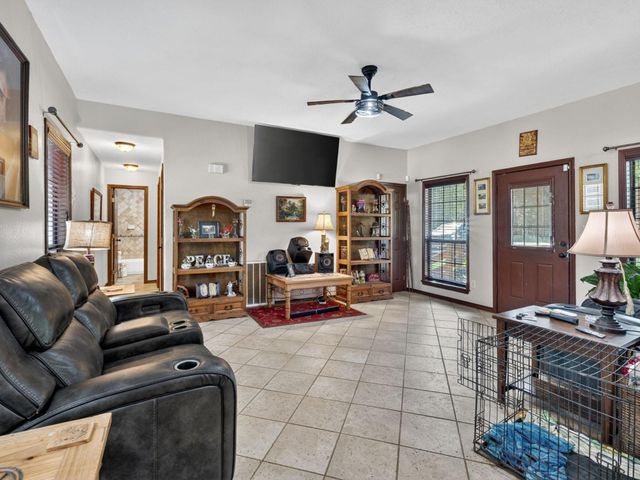 285 Mini Lane, Livingston, TX 77351