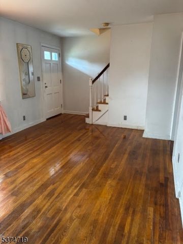 634 Bartell Pl, Ridgewood Village, NJ 07450