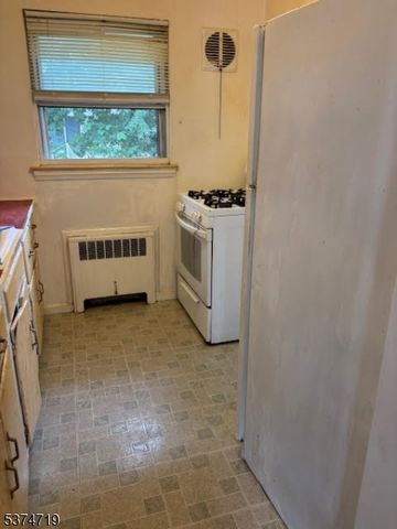 634 Bartell Pl, Ridgewood Village, NJ 07450