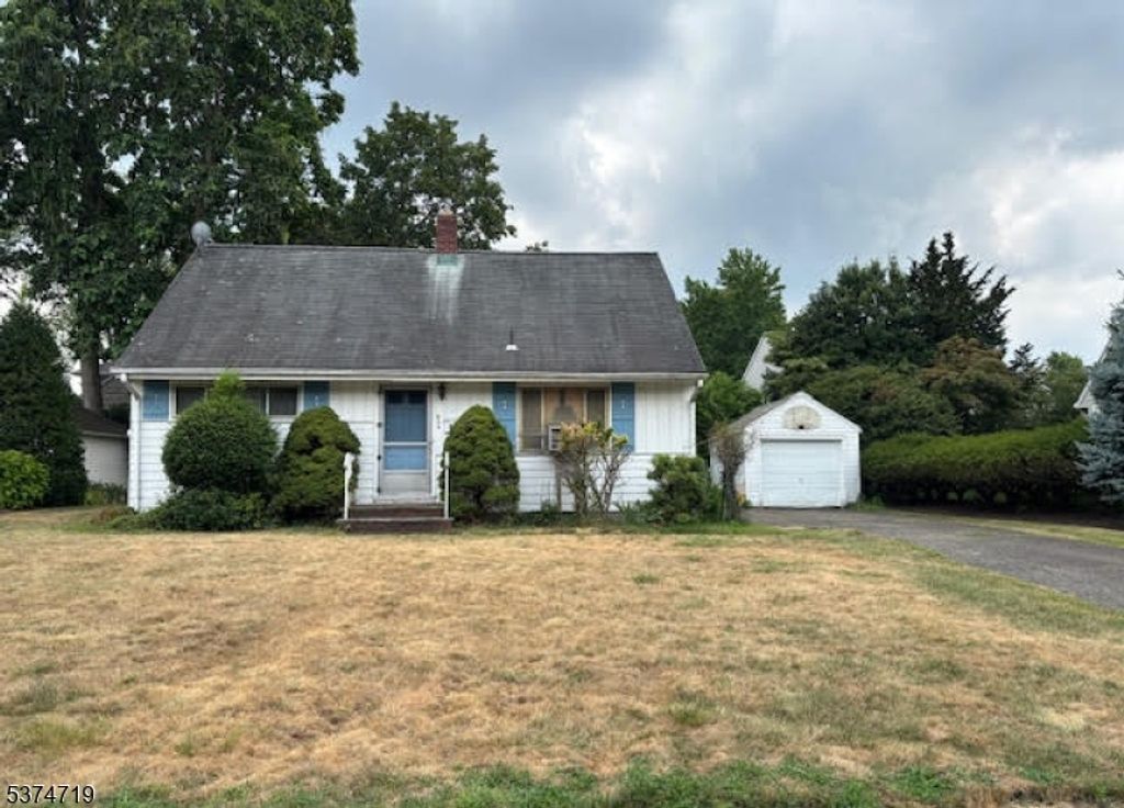 634 Bartell Pl, Ridgewood Village, NJ 07450
