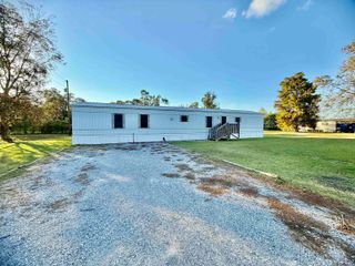 5211 Wilcox Dr, Port Allen, LA 70767