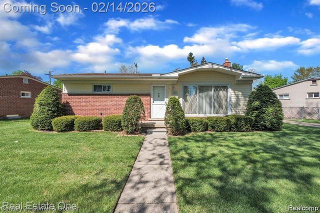 22823 N Brookside Drive, Dearborn Heights, MI 48125