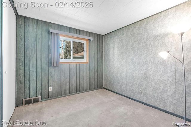 22823 N Brookside Drive, Dearborn Heights, MI 48125