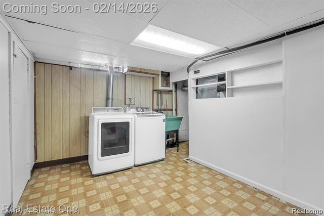 22823 N Brookside Drive, Dearborn Heights, MI 48125