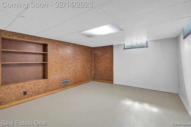 22823 N Brookside Drive, Dearborn Heights, MI 48125