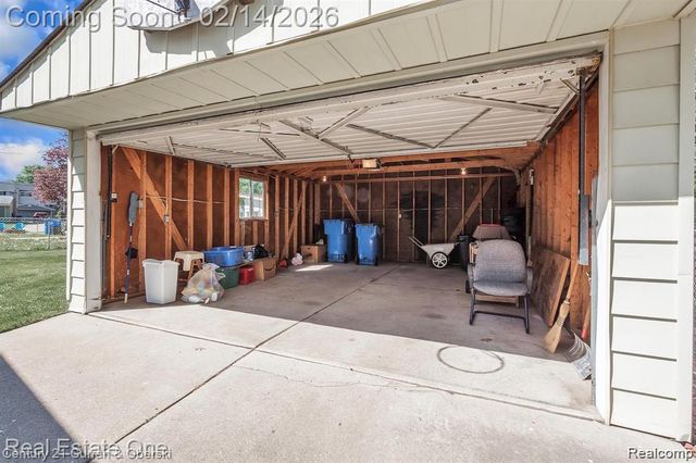 22823 N Brookside Drive, Dearborn Heights, MI 48125