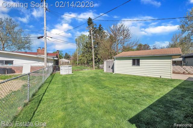 22823 N Brookside Drive, Dearborn Heights, MI 48125