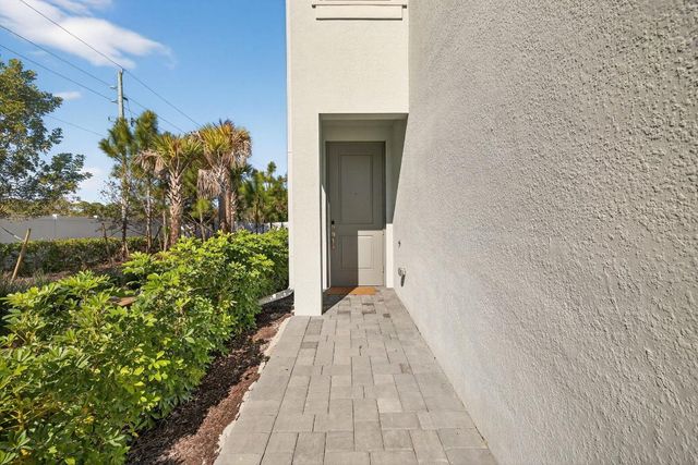 5624 SE Edgewater Circle, Stuart, FL 34997