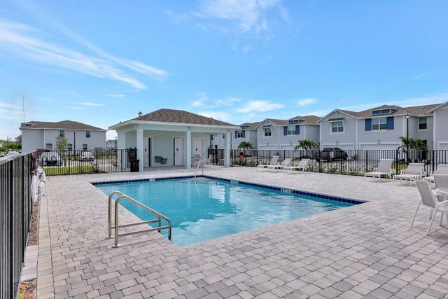 5624 SE Edgewater Circle, Stuart, FL 34997