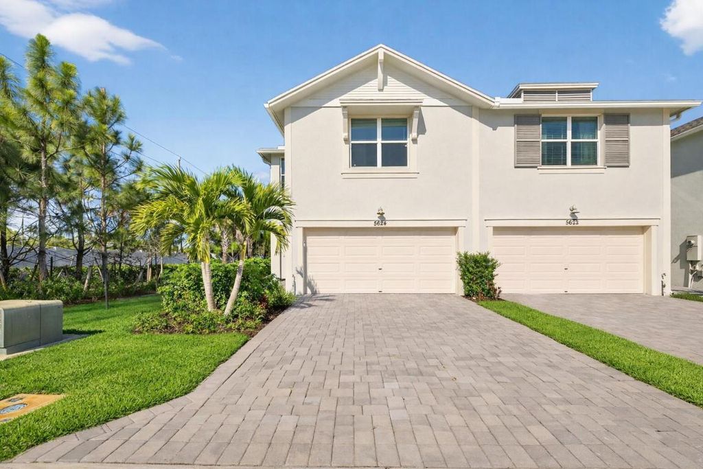 5624 SE Edgewater Circle, Stuart, FL 34997