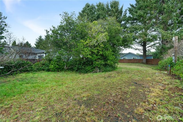 158 N Narwhal Loop NW, Ocean Shores, WA 98569