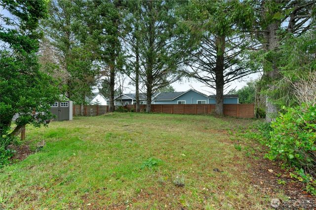 158 N Narwhal Loop NW, Ocean Shores, WA 98569