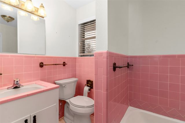 1301 Rose Avenue, Cleburne, TX 76033