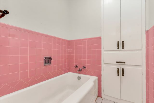 1301 Rose Avenue, Cleburne, TX 76033