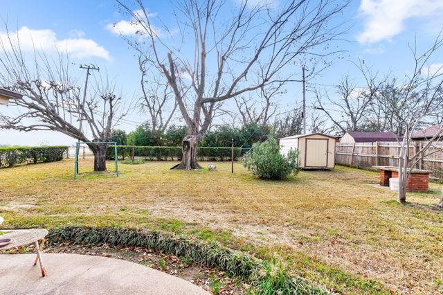 1301 Rose Avenue, Cleburne, TX 76033