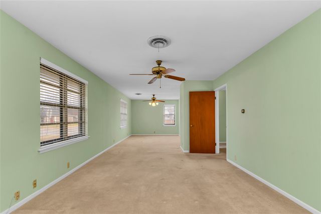 1301 Rose Avenue, Cleburne, TX 76033