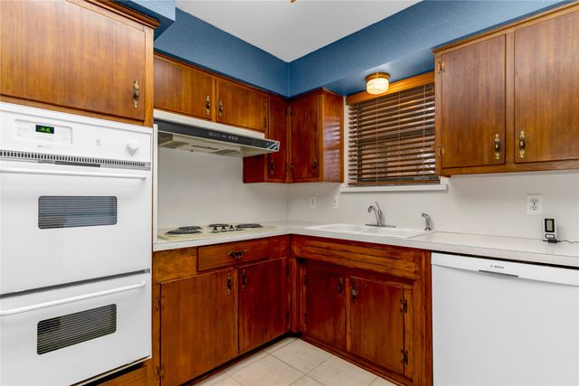 1301 Rose Avenue, Cleburne, TX 76033