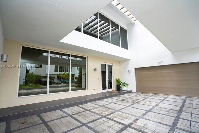 10272 NW 75th Ter, Doral, FL 33178