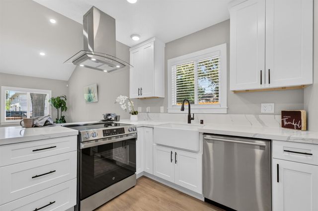 2296 Grove Ave, Sacramento, CA 95815