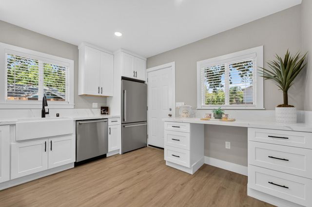 2296 Grove Ave, Sacramento, CA 95815