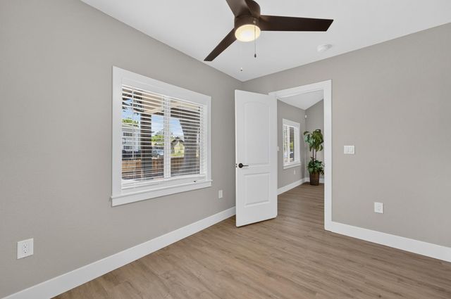 2296 Grove Ave, Sacramento, CA 95815