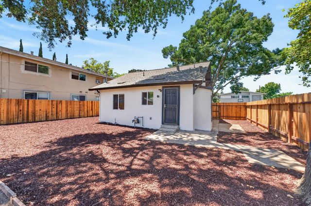 2296 Grove Ave, Sacramento, CA 95815