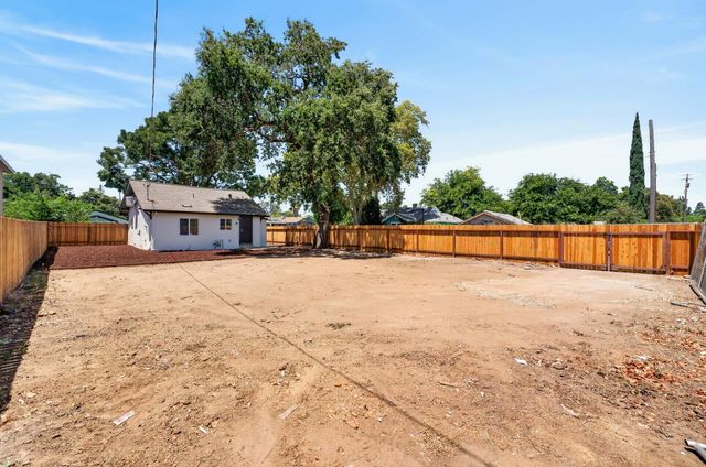 2296 Grove Ave, Sacramento, CA 95815