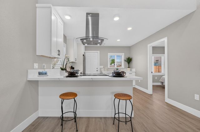 2296 Grove Ave, Sacramento, CA 95815