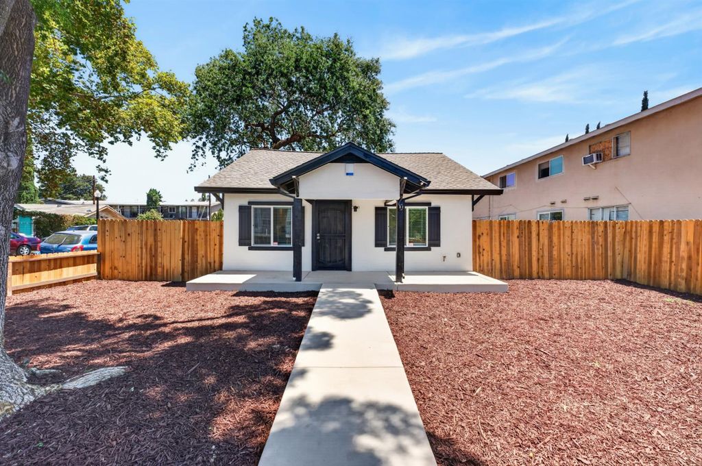 2296 Grove Ave, Sacramento, CA 95815