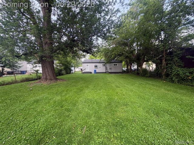 21840 Weller Avenue, Warren, MI 48089